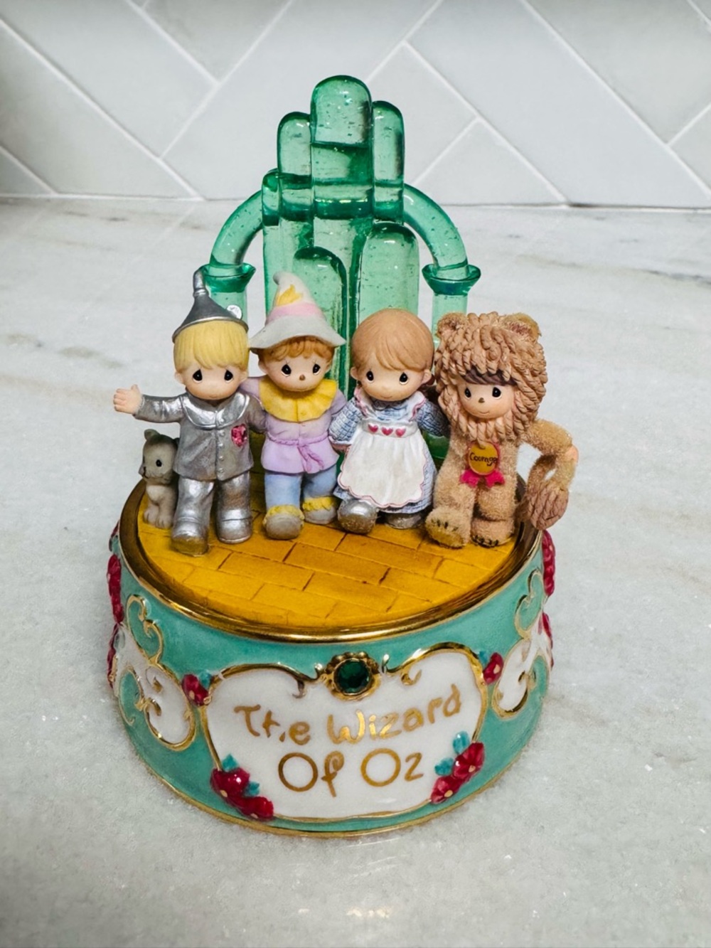 Precious Moments Wizard of Oz Music Box Figurine - Music Box does not work